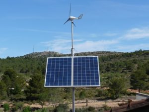 generación de energía solar y eólica